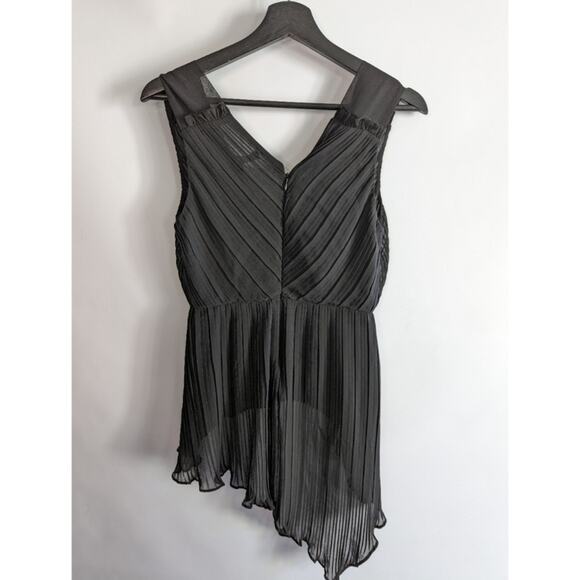BCBG MaxAzria Pleated V Neck Flowy Asymmetrical Black Boho Blouse XXS - Picture 2 of 5